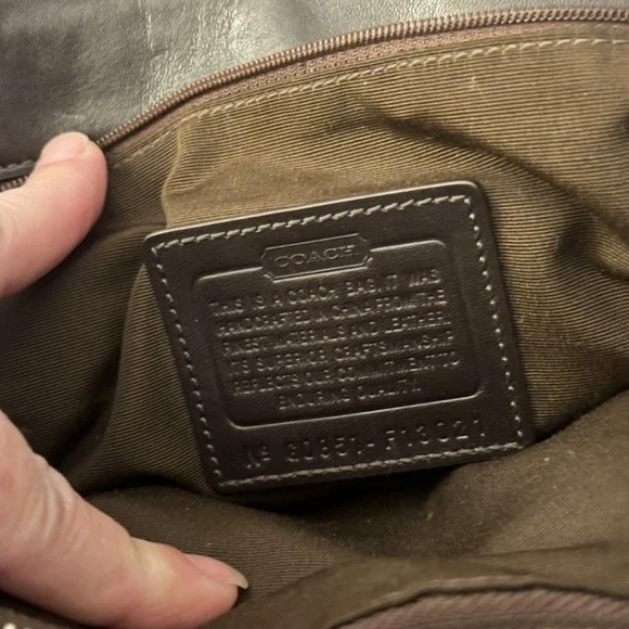 COACH Hampton Signature Collection Magenta STYLE F13022 - Picture 15 of 15